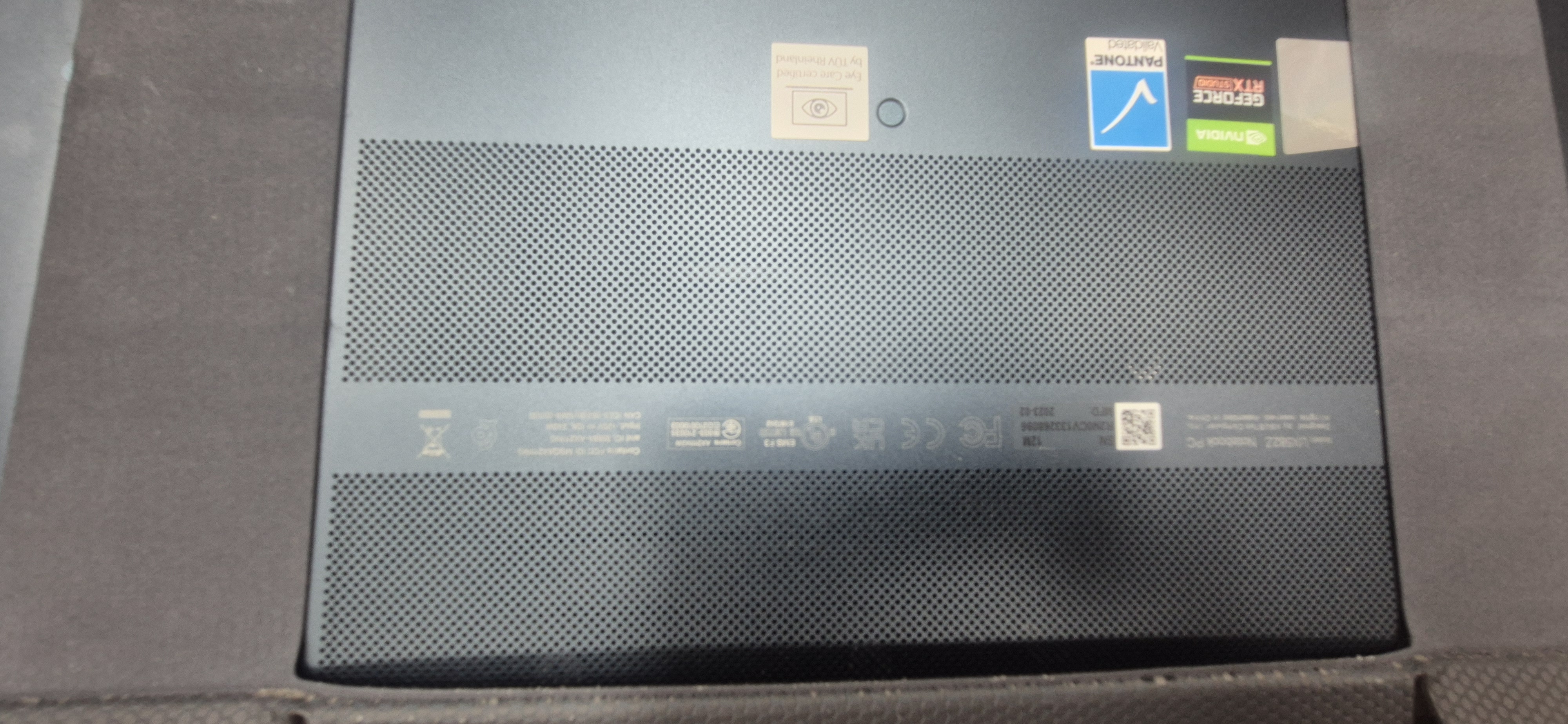 ASUS Zenbook Pro Duo UX582Z
